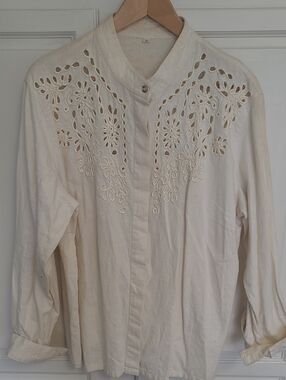 Vintage Women's Cream Cut Out Button-Front Linen Top